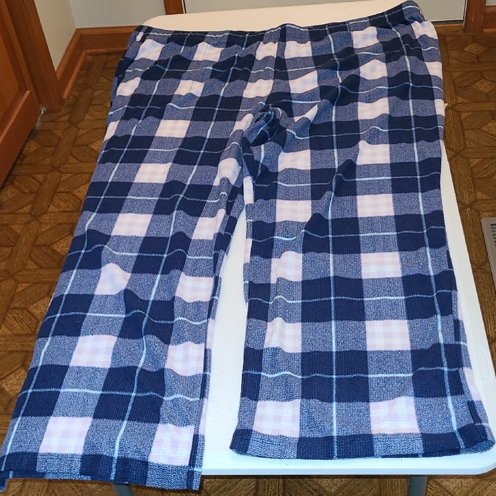Eddie Bauer Navy Plaid Sleep Pants